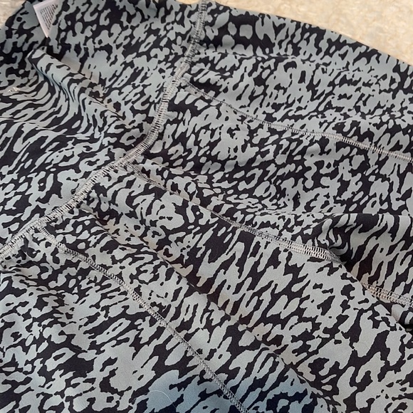 Athleta leopard joggers!! - Picture 4 of 13